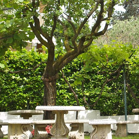 B&B La Maison degli Angeli Desenzano del Garda Esterno foto